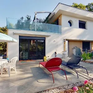 https://maison-valentine.hotels-rhonealpes.com
